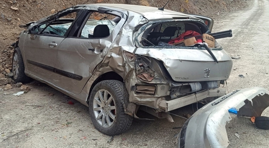 Otomobil uçuruma yuvarlandı, kaza gün ağarınca ortaya çıktı