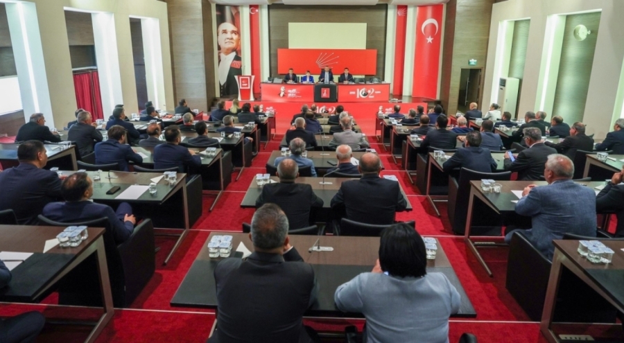 Özgür Özel, kurultay öncesi 81 il başkanıyla bir araya geldi