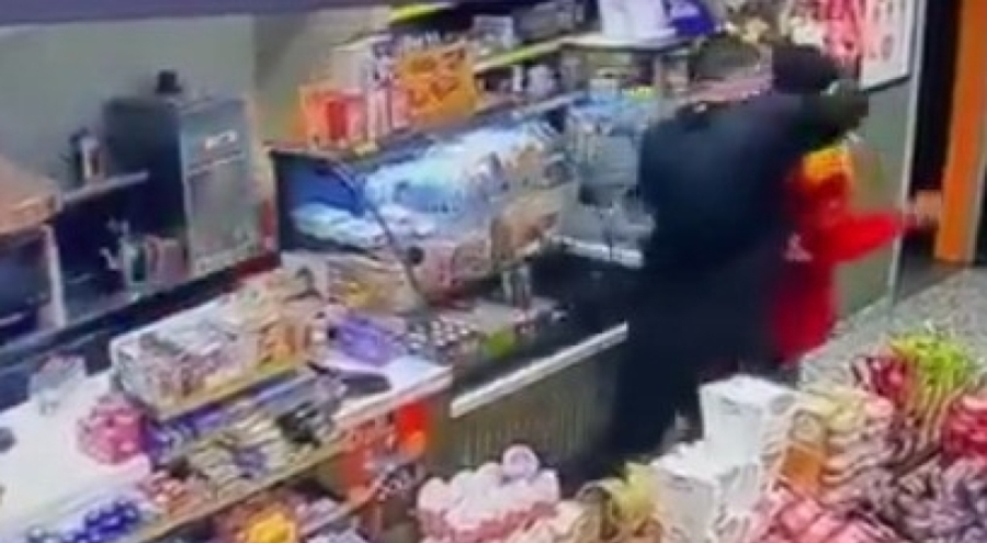 Alkollü müşteri akaryakıt istasyonu çalışanını darbetti