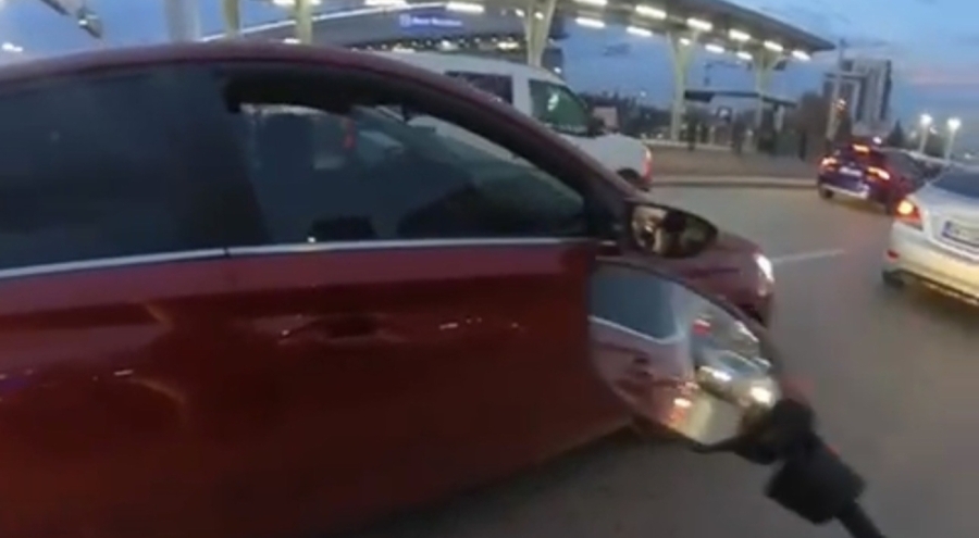 Bursa'da kadın sürücüler arasında yol verme tartışması kavgaya dönüştü