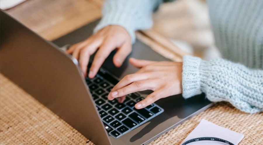 Şiddet mağduru kadınlara esnek ve uzaktan çalışma imkanı