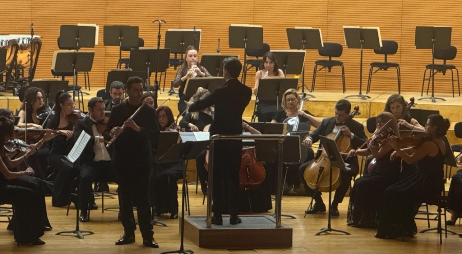 Bursa'da şef Maximilian Cem Haberstock ile flüt sanatçısı Denizcan Eren sahne aldı