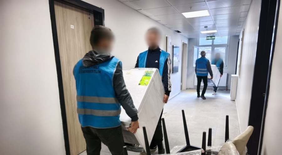 Bursa'da KYK yurtlarını yükümlüler temizledi