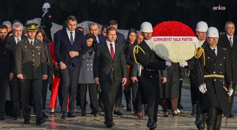 CHP heyeti, 39. Olağan Kurultay öncesi Anıtkabir'i ziyaret etti