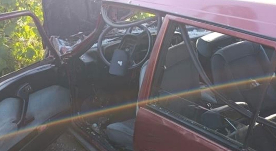 Babaanne ve torunları kaldırımda yürürken otomobilin altında kaldı