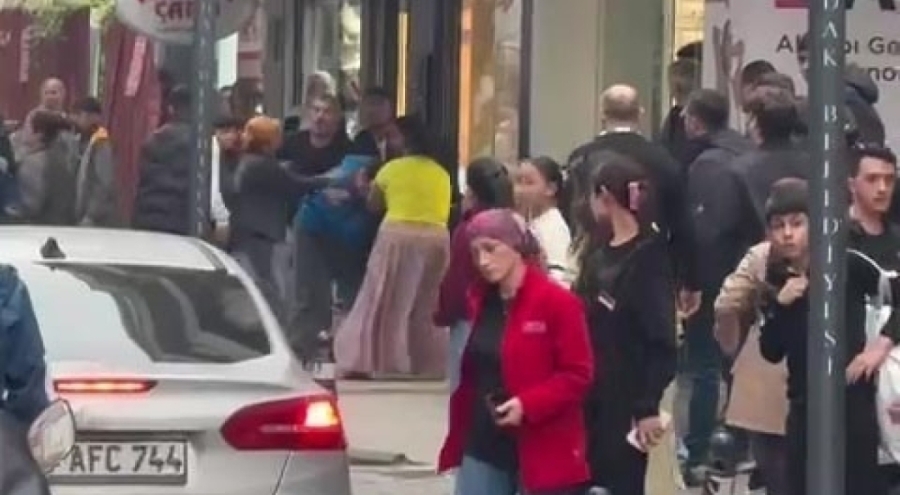 İki grup arasındaki kavga polisin müdahalesiyle son buldu