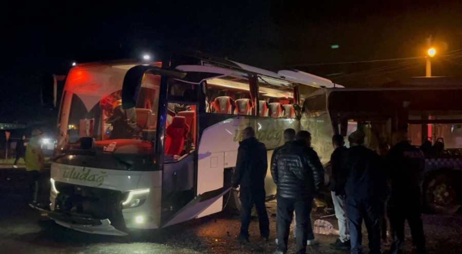 Tekirdağ'da belediye otobüsü ile yolcu otobüsü çarpıştı: 9 yaralı