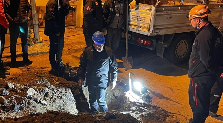 Doğal gaz sızıntısı ihbarı ekipleri alarma geçirdi