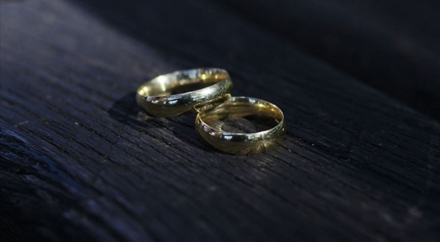 Sosyal medya kullanan evliler dikkat! Mahkemeden emsal boşanma kararı