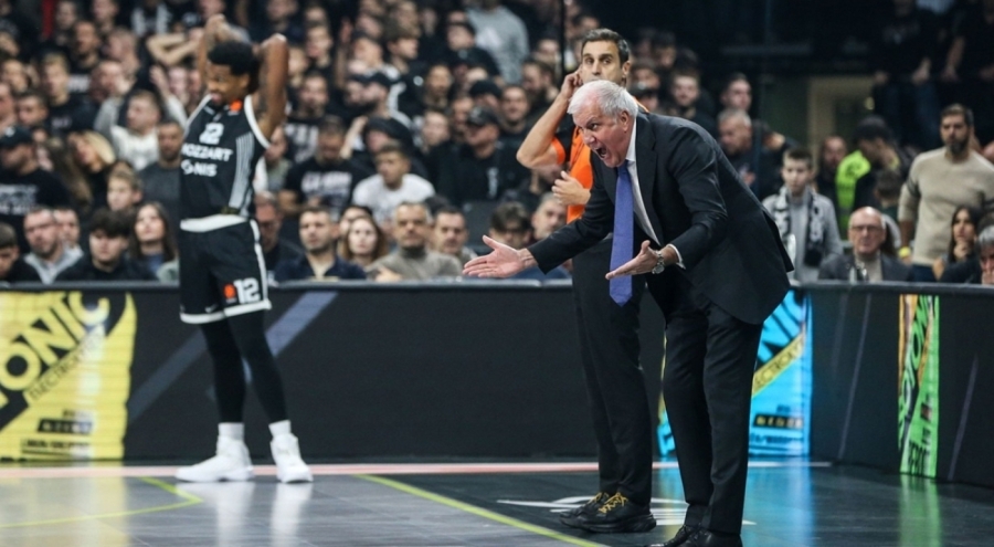 Partizan taraftarlarından, Zeljko Obradovic protestosu