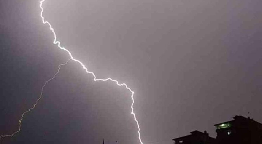 Yıldırım isabeti 6 mahalleyi susuz bıraktı