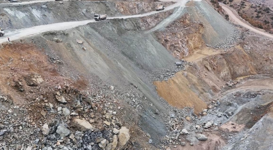 Toprak altında 14. Gün: Şantiye müdürü hala bulunamadı