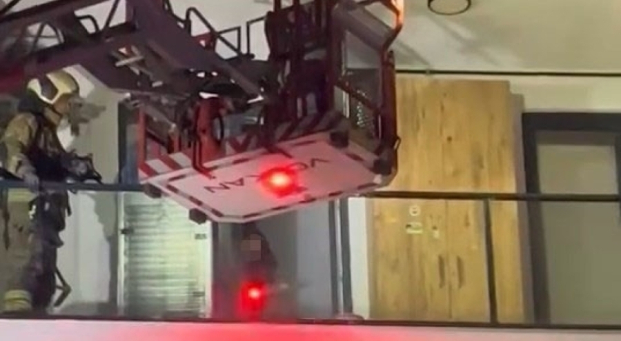 Bursa'da sinir krizi geçiren kadın evi ateşe vermek istedi!