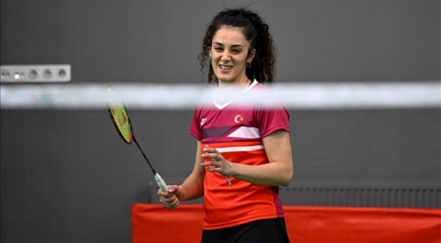 Milli badmintoncu Neslihan Arın'dan gümüş madalya