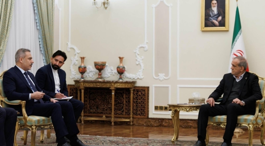 Bakan Fidan, İran Cumhurbaşkanı Pezeşkiyan tarafından kabul edildi