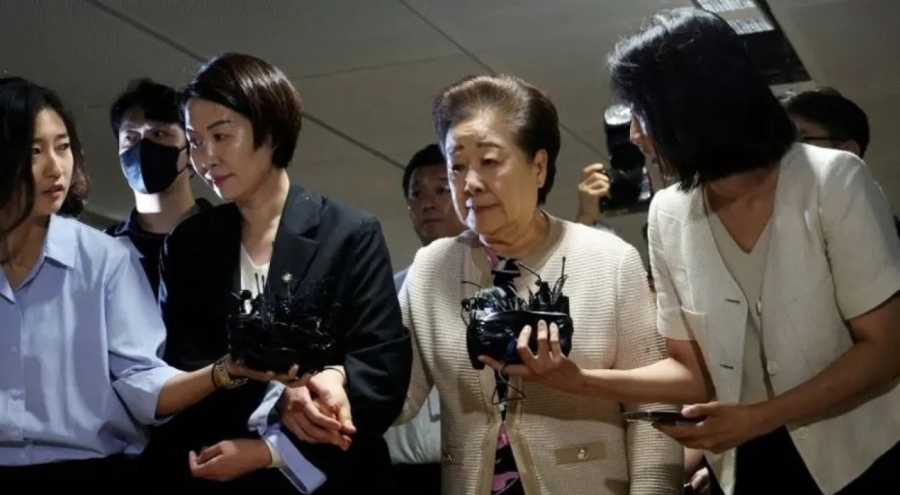 Güney Kore'de rüşvet davası: Moon Tarikatı lideri hakim karşısında