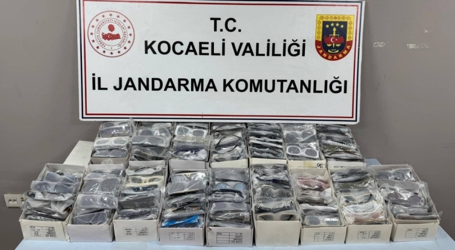 Kocaeli'de kaçakçılık operasyonu: 2,6 milyon TL'lik ürün yakalandı