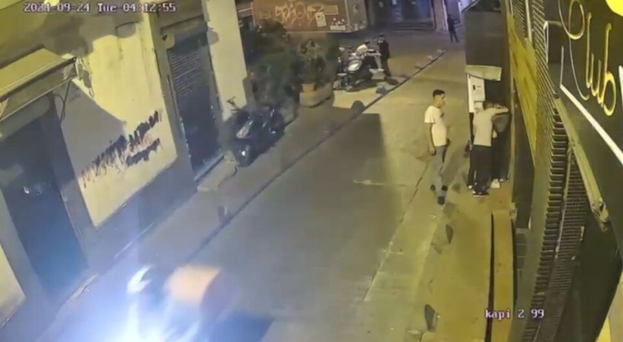 Beyoğlu'nda sokak ortasında genç kızı taciz eden şahıslara hapis ve tahliye!