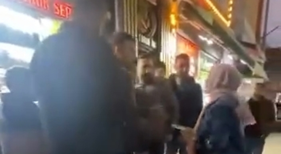 Bursa'da telefoncuda çıkan tartışmaya çevre esnaf müdahale etti