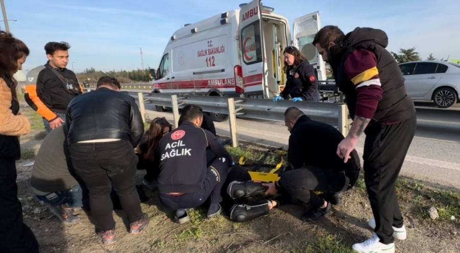 Edirne'de motosikletle bariyere çarpan üniversite öğrencisi ağır yaralandı