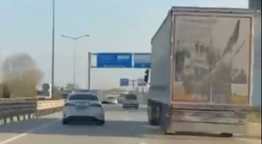 Bursa'da tehlike saçan tır şoförünü silahla durdurdular