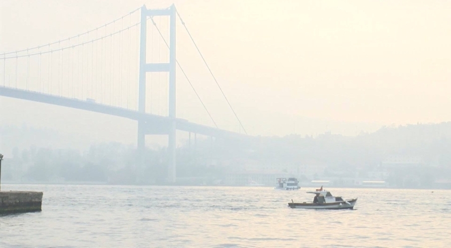 İstanbul Boğazı'nda gemi trafiği çift yönlü askıya alındı