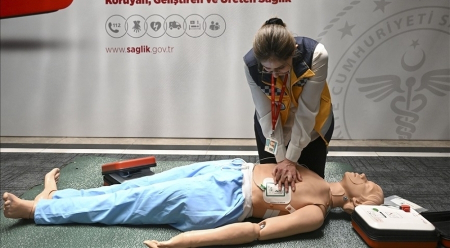 Ani kalp durmalarında "Otomatik Eksternal Defibrilatör" hayat kurtaracak