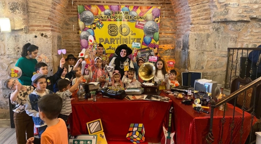 Bursa'da özel çocuk annesi öğretmenden özel öğrencilerine büyük jest