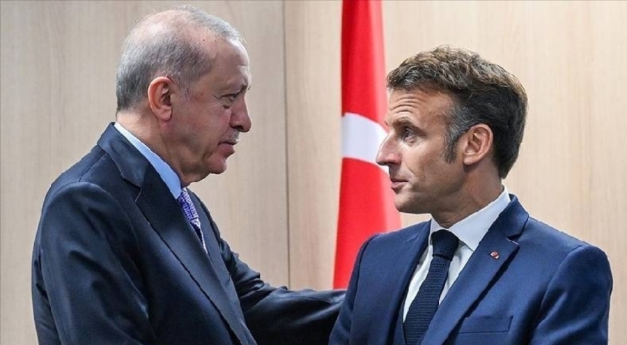 Cumhurbaşkanı Erdoğan, Fransa lideri Macron'la telefonda görüştü
