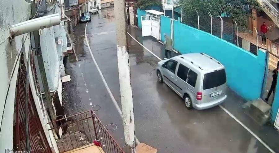 Husumetlisini ezerek öldürmeye çalıştı