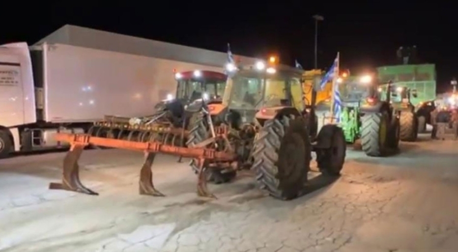 Komşudaki çiftçi eylemi Türkiye sınırını kilitledi