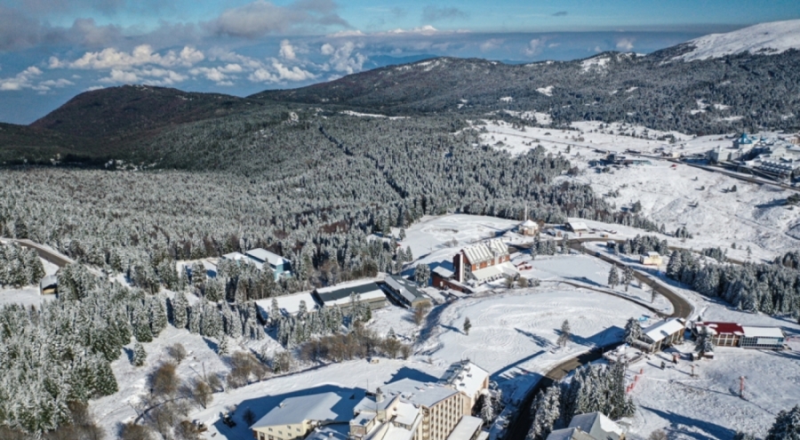 Uludağ'da kar yağışıyla yeni sezon heyecanı başladı!