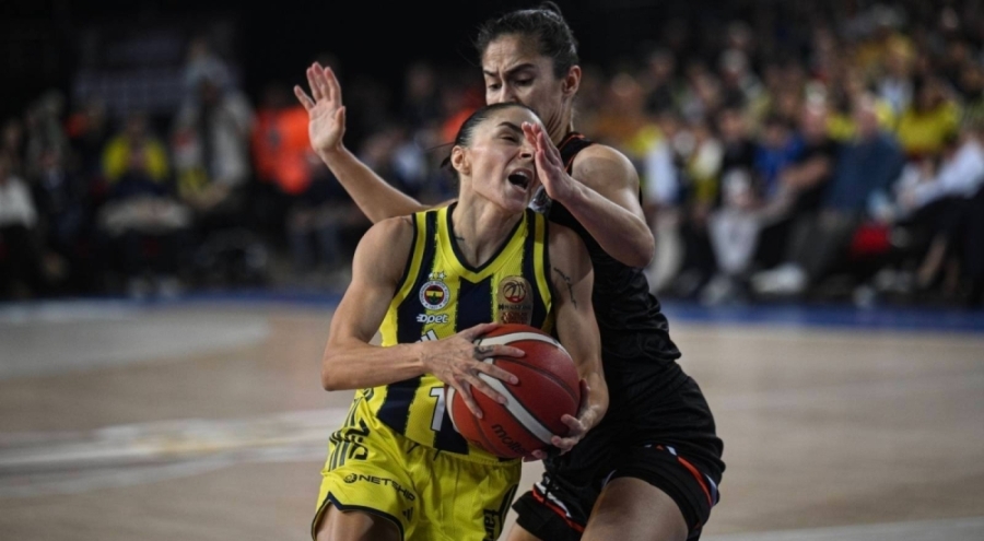 Kupada şampiyon Fenerbahçe Opet oldu: Cumhurbaşkanlığı finalinde 27 sayı farklı galibiyet