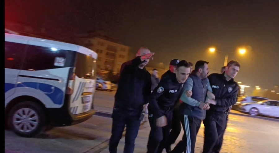 Bursa'da beraat sonrası silahlı saldırı! Oğluna çarpan taksicinin ağabeyini vurdu