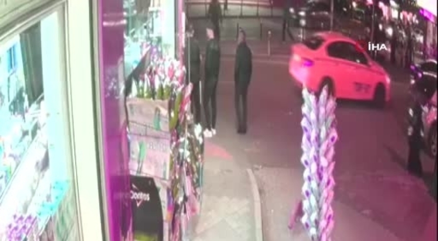 Bekçilerden kaçarken yaşlı kadını ezdiler, olay anı kamerada