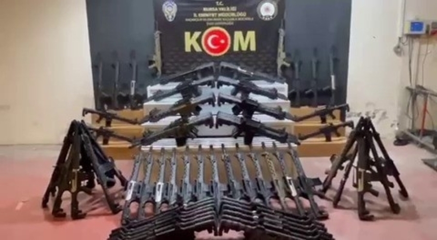 Bursa'da kaçak silah operasyonu! Çok sayıda silah ele geçirildi...