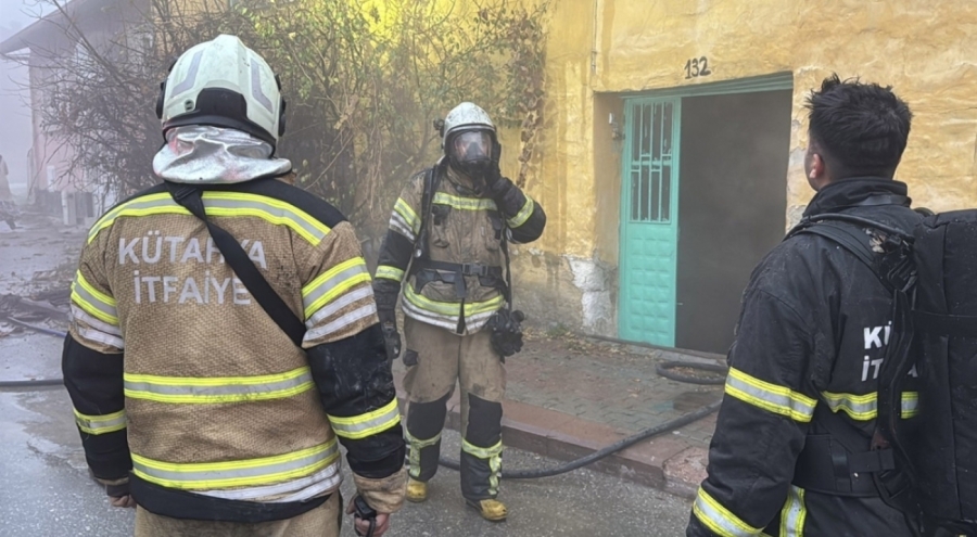 Bir evde çıkan yangında anne öldü, kızı yaralandı