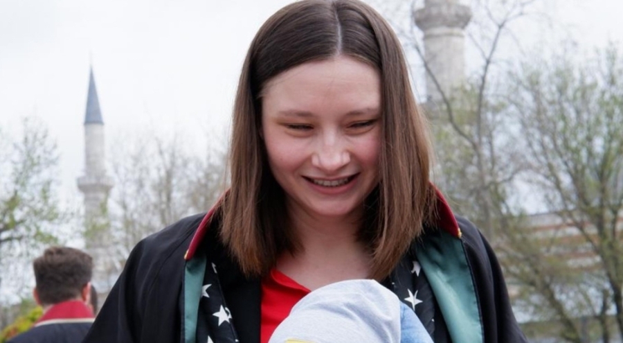 Pencereden düşen avukat hayatını kaybetti