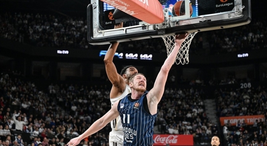 Anadolu Efes, Real Madrid'e 81-75 mağlup oldu