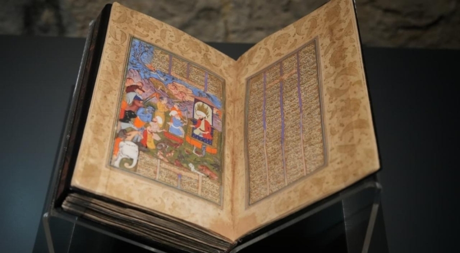 700 yıllık yazma eserler İstanbul'da bir araya geldi