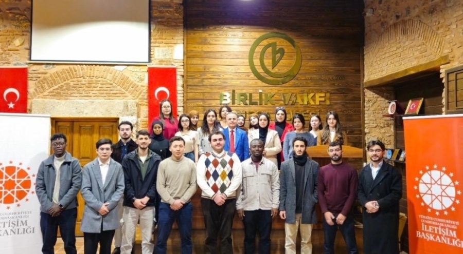Bursa'da yabancı öğrencilere "Medya İletişim ve Kamu Diplomasisi" söyleşisi