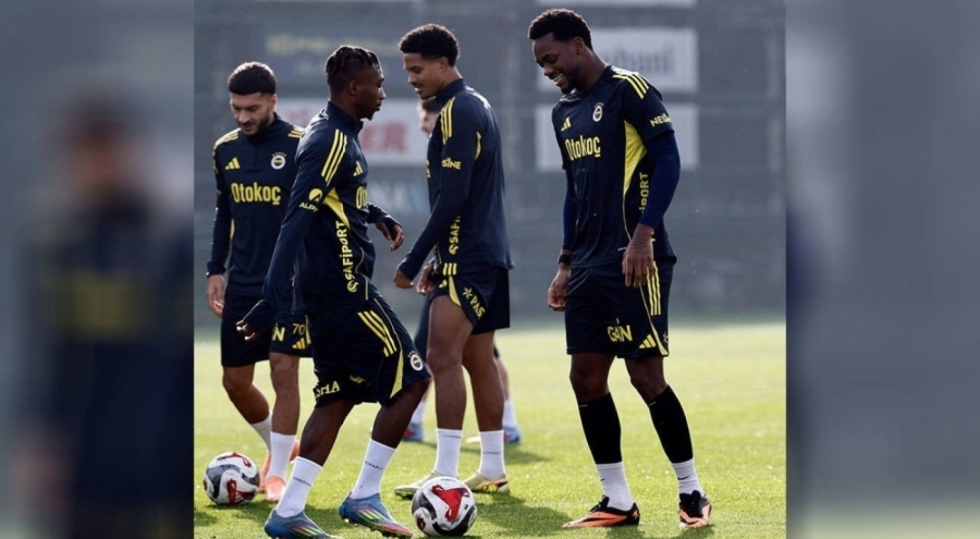 Fenerbahçe, Süper Lig'de yarın Başakşehir'e konuk olacak