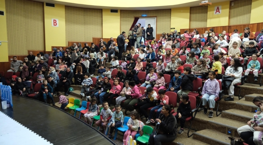 Çocuklar Yıldırım'da tiyatro ile büyüyor