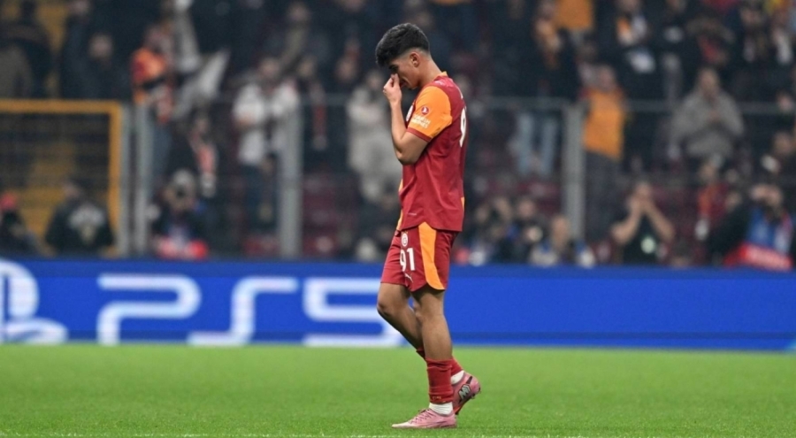 Galatasaray taraftarından Arda Ünyay protestosu