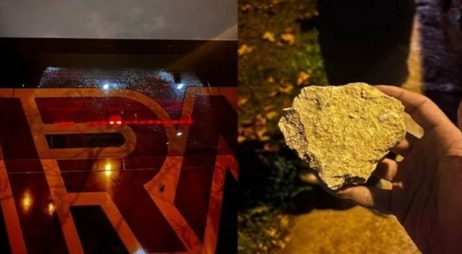 Bursa'da Galatasaray'ın takım otobüsüne taşlı saldırı!