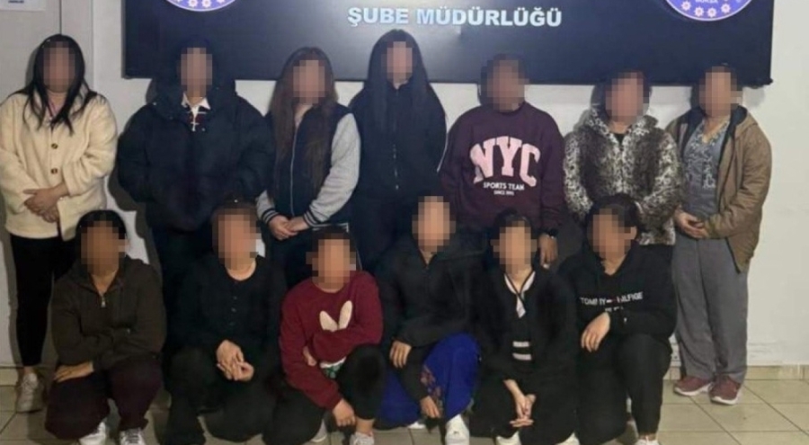 Bursa'da masaj salonlarına eş zamanlı operasyon! Çok sayıda kaçak çalışan yakalandı