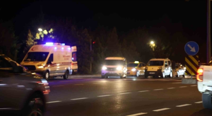 Nevşehir'de kırmızı ışıkta bekleyen araca çarptı: 1 yaralı