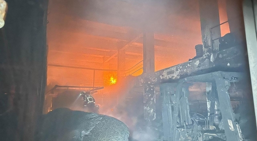 Uşak'ta fabrika yangını