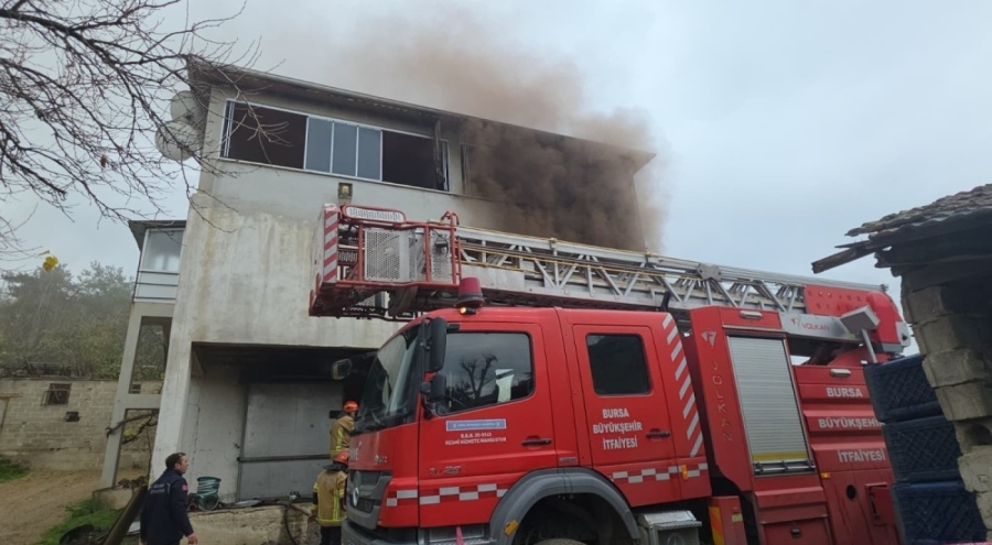 Bursa'da depo yangını!