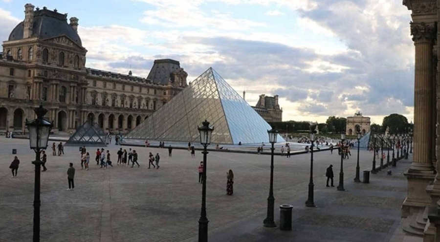 Louvre Müzesi çalışanları greve gidecek